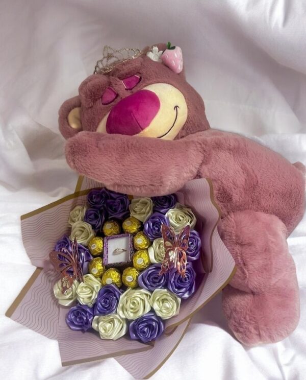 Ramos de 25 Rosas con Anillo y Peluche
